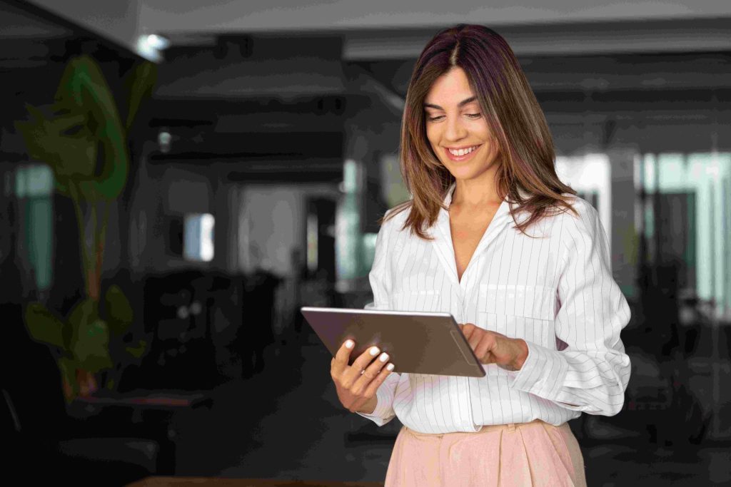 Mujer con tablet